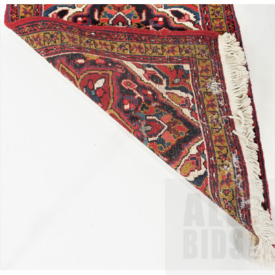 Small Persian Bakhtiari Hand Knotted Wool Rug