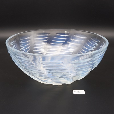 Rene Lalique 'Ondes' Bowl in Opalescent Glass, Circa 1935