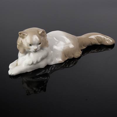 Nao Porcelain Angora Cat Figurine (No 113)