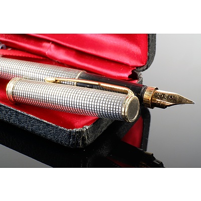Vintage Parker Sterling Silver Fountain Pen with 18 K Nib