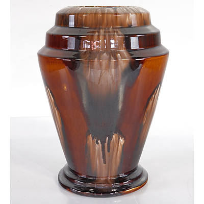 Large 1930s Art Deco Shape Regal Mashman Vase