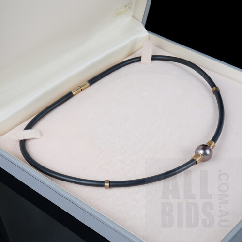 Grey Tahitian Type Pearl, Very Good Lustre on Rubber 'Ian Thorpe' Style Necklet