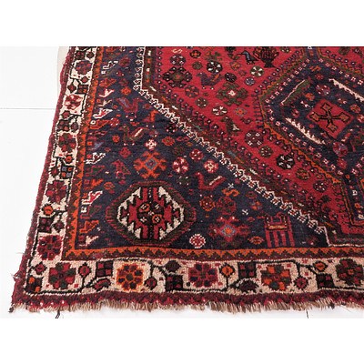 Persian Shiraz Hand Knotted Wool Pile Rug