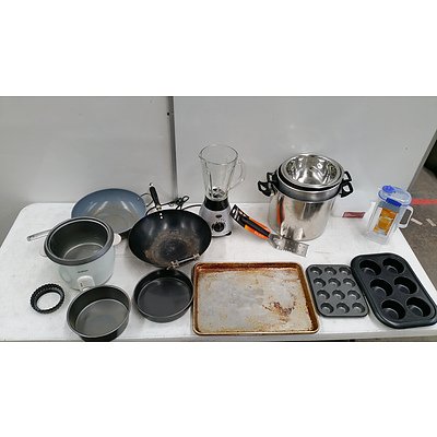 Bulk Lot Of Assorted Kitchen Appliances And Utensils (Pallet Lot)