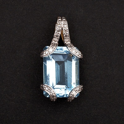 9ct Yellow and White Gold Emerald Cut Topaz Pendant, 3.3g