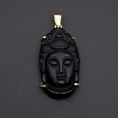 Chinese 18ct Yellow Gold Framed Carved Onyx Guanyin Pendant with One Round Brilliant Cut Diamond