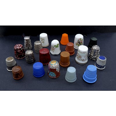 21 Assorted Vintage Thimbles including Bakelite, Cloissonne and Silver Plate