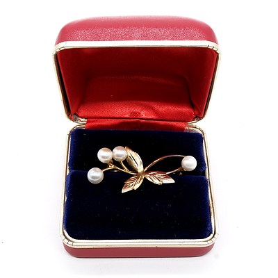 Silver Gold Plated Brooch with Four Round White Cultured Pearls