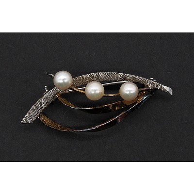 Metal Brooch with Three Cultured pearls with Good Lustre