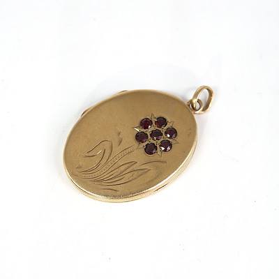 9ct Yellow Gold Floral Engraved Locket with Red Paste