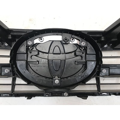 Toyota Hilux SR5 Front Grill