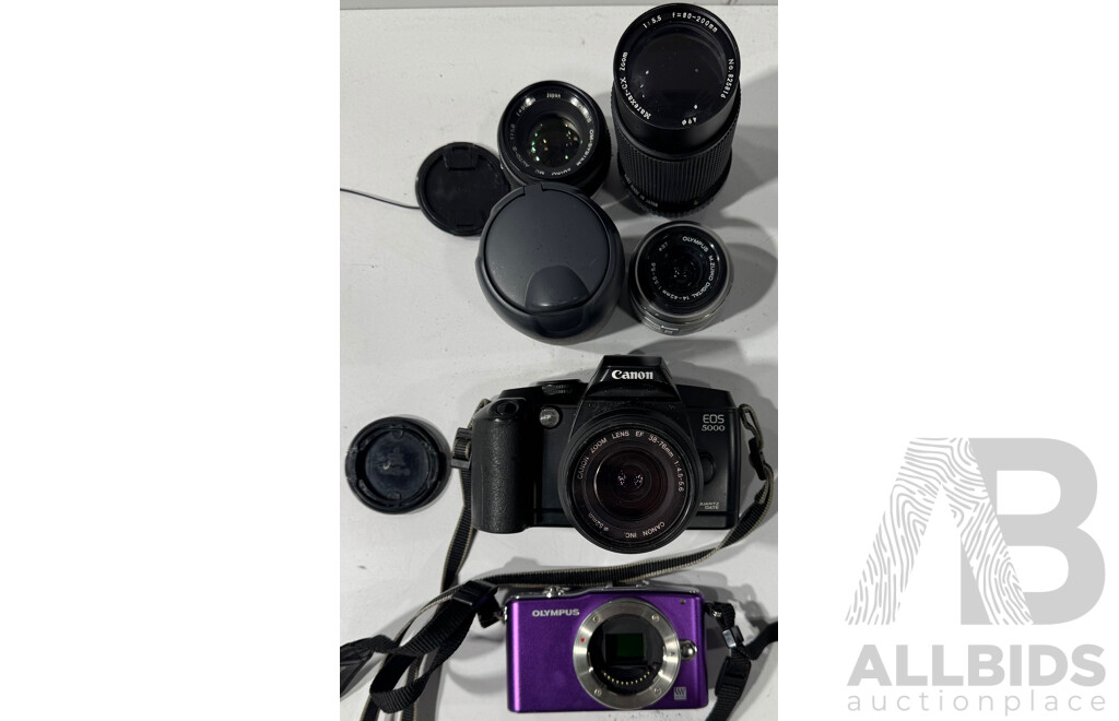 Canon EOS 5000 Camera in Carry Case with Two Lenses