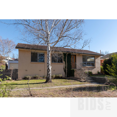 30 Blackman Crescent, Macquarie ACT 2614