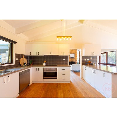 9 Mowle Place, Weetangera ACT 2614