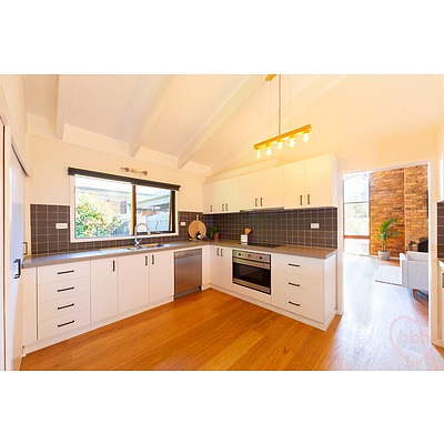 9 Mowle Place, Weetangera ACT 2614