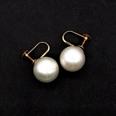 18ct Yellow Gold Screw On Earrings with Round Creamy White South Sea Pearls