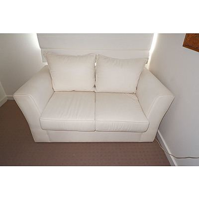 A Contemporary White Cotton Twill Sofabed