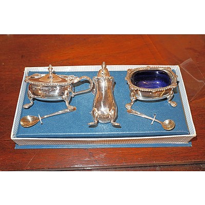 Boxed Strachan Silver Plated Muffineer Set