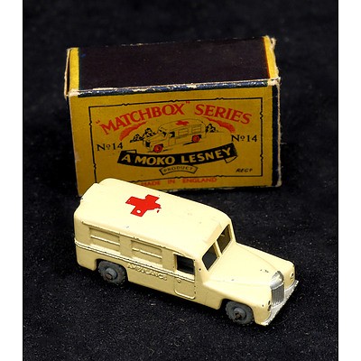 Vintage Moko Lesney Matchbox Series No 14 - Daimler Ambulance