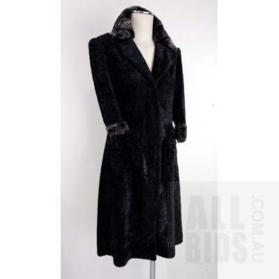 Vintage Style Black Crushed Velvet Jacket with Faux Fur Trim