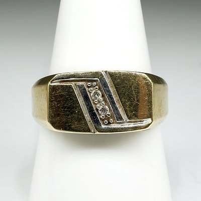 9ct Yellow Gold Gents Dress Ring with Two RBC Diamonds, 3.35g