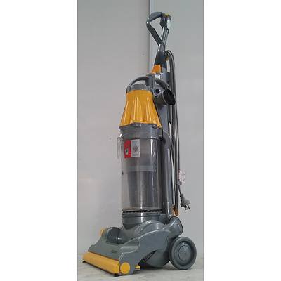 DYSON DC7 Vacuum Cleaner