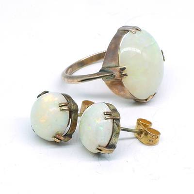 Antique 9ct Rose Gold Opal Ring with a Milky White Opal with Matching 9ct Rose Gold Earrings with a Round Opal Cabochon, Very Good Play of Colour