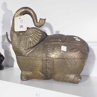 Vintage Brass Elephant Figure - 40 cm H x 45 w