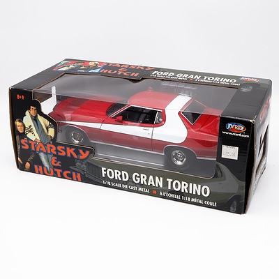 JoyRide Starsky & Hutch Ford Gran Torino 1:18th Die Cast Metal Vehicle