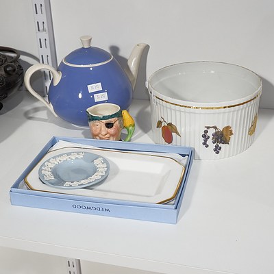 Boxed Wedgwood Signature Collection Dish, Porcelain Bowl, Villeroy and Bosch Teapot, and Small Character Jug