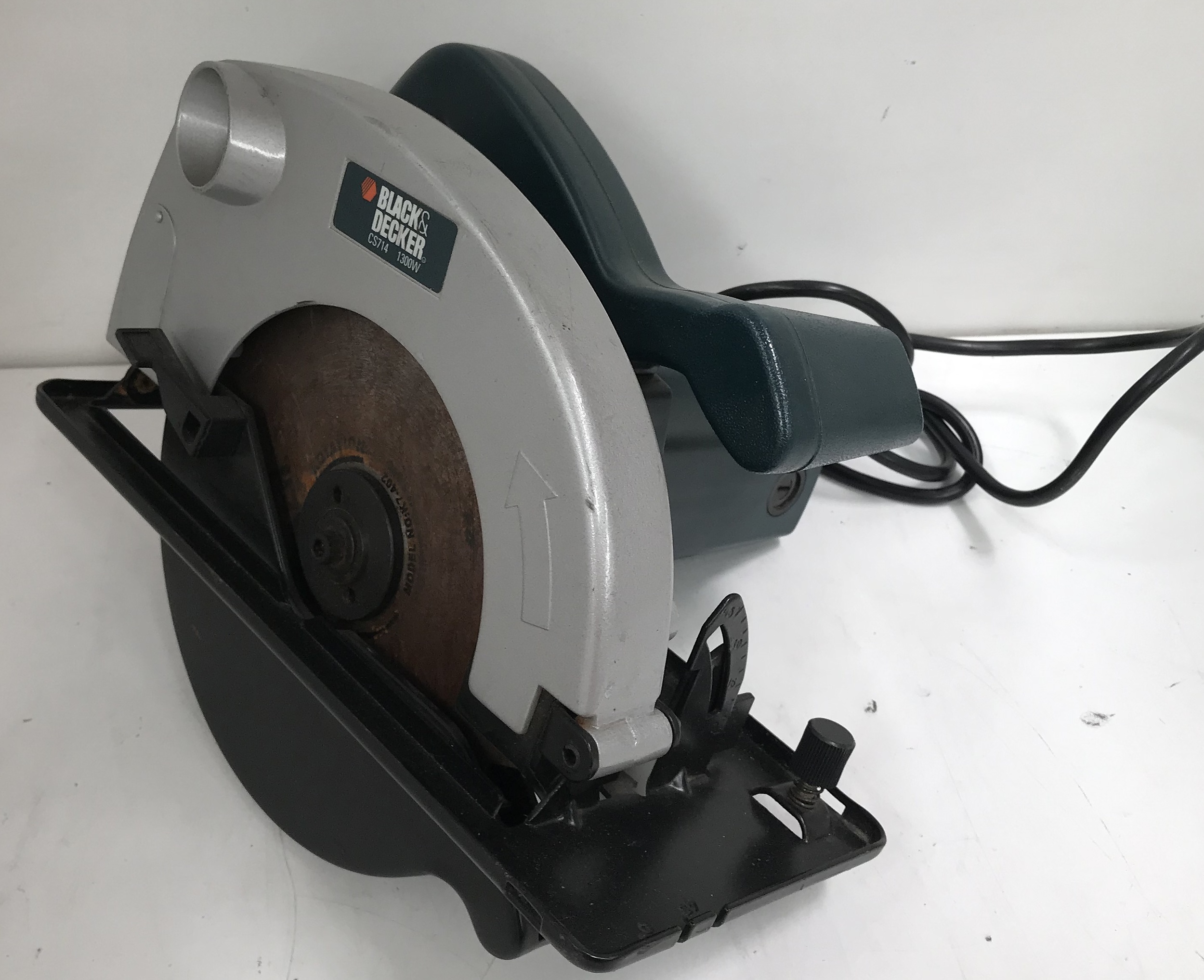 Black and decker online quantum pro circular saw