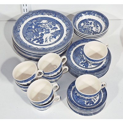 Large Collection of Vintage Johnson Brothers Willow Pattern Dinnerware