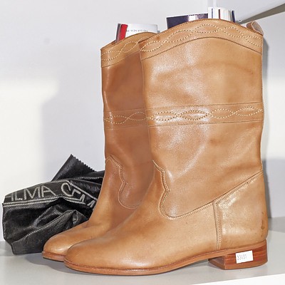 Pair of Elle Effe Leather Boots, Marked Size 37