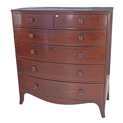 Regency Mahogany Bowfront Chest of Drawers with Reeded Top on Swept Bracket Feet, Early 19th Century