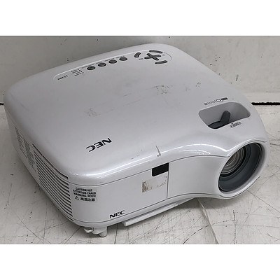 NEC (LT380) XGA 3LCD Projector