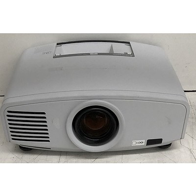 Mitsubishi (WD2000) WXGA DLP Projector