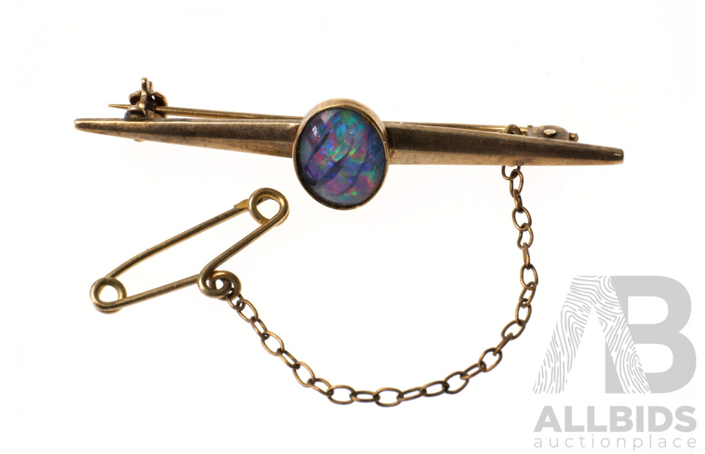 9ct Bar Brooch with Opal Triplet, 2.8g