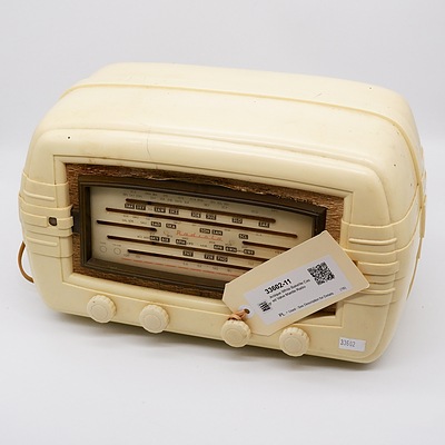 Antique White Bakelite Cased Valve Mantle Radio
