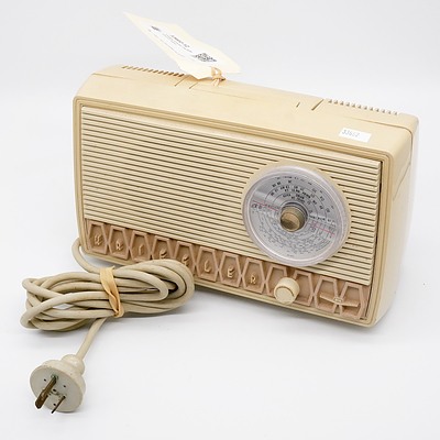 Vintage Kriesler Portable Electric Radio