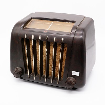 Antique Bakelite Cased Valve Mantle Radio
