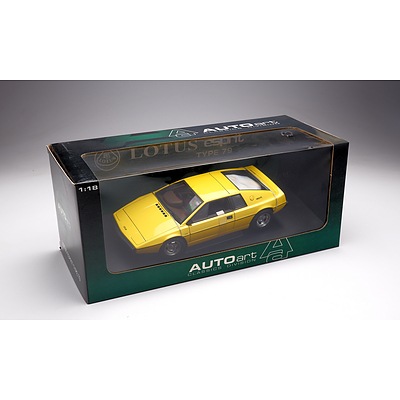 AUTOart 1:18 Lotus Esprit Type 79 in Display Box