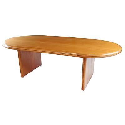 Large Oak Veneer Dining/Conference Table Table