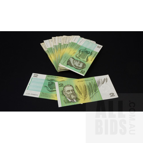 Thirty Australian $2 Notes, Knight/ Stone, Johnston/ Stone, Philips/ Randall, Johnston/ Fraser, Coombs/ Randall