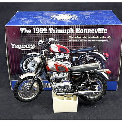 Franklin Mint Precision Models 1:10 Scale 1969 Triumph Bonneville