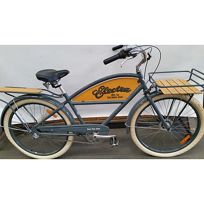 Electra Cruiser 17 Inch Three Speed Bicycle