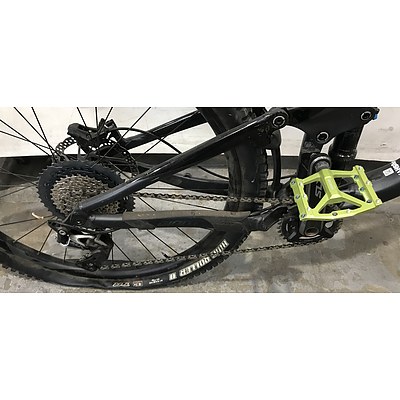 Giant Trance Mountain Bike