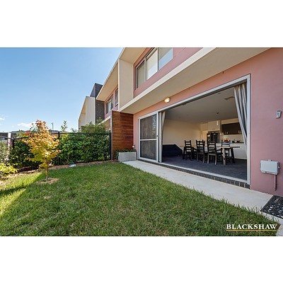 32 Chanter Terrace, Coombs ACT 2611
