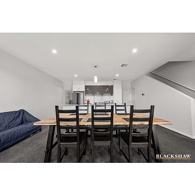 32 Chanter Terrace, Coombs ACT 2611