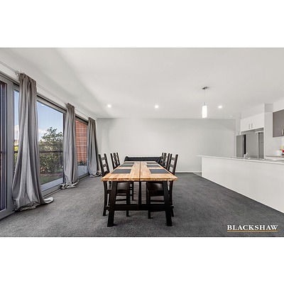 32 Chanter Terrace, Coombs ACT 2611