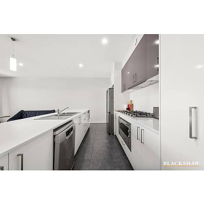 32 Chanter Terrace, Coombs ACT 2611